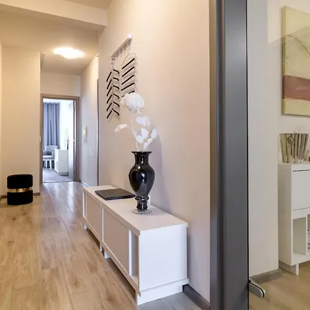 Marssel Luxe Apartment Апартаменты *