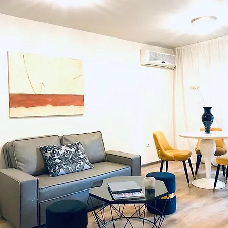 Marssel Luxe Apartment Апартаменты *
